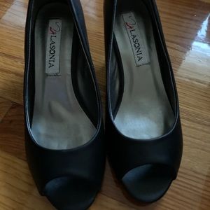 Black peep toe heels